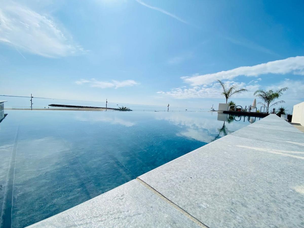 Luxury Mind: Beachfront Oasis with Private Parking La Grande-Motte Exterior photo